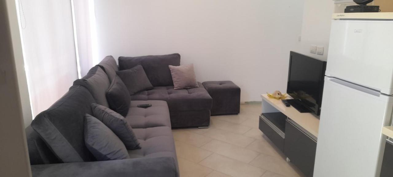 Eri Apartament Himarë Eksteriør billede