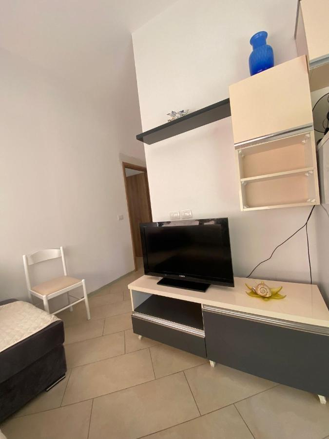 Eri Apartament Himarë Eksteriør billede